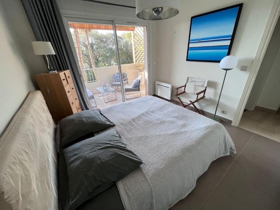Appartement Avec Terrasse, Vue Jardin Et Piscine Antibes Dış mekan fotoğraf