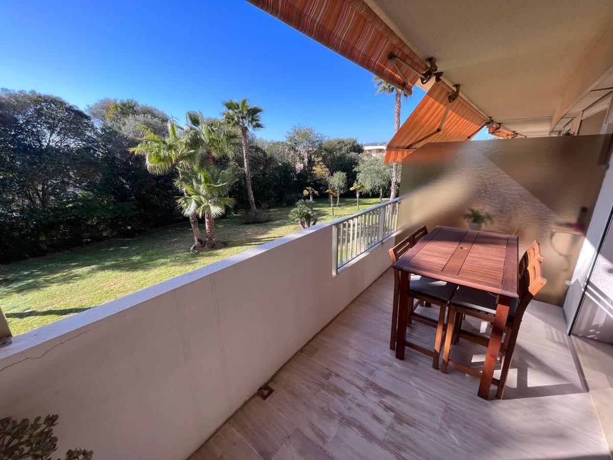 Appartement Avec Terrasse, Vue Jardin Et Piscine Antibes Dış mekan fotoğraf