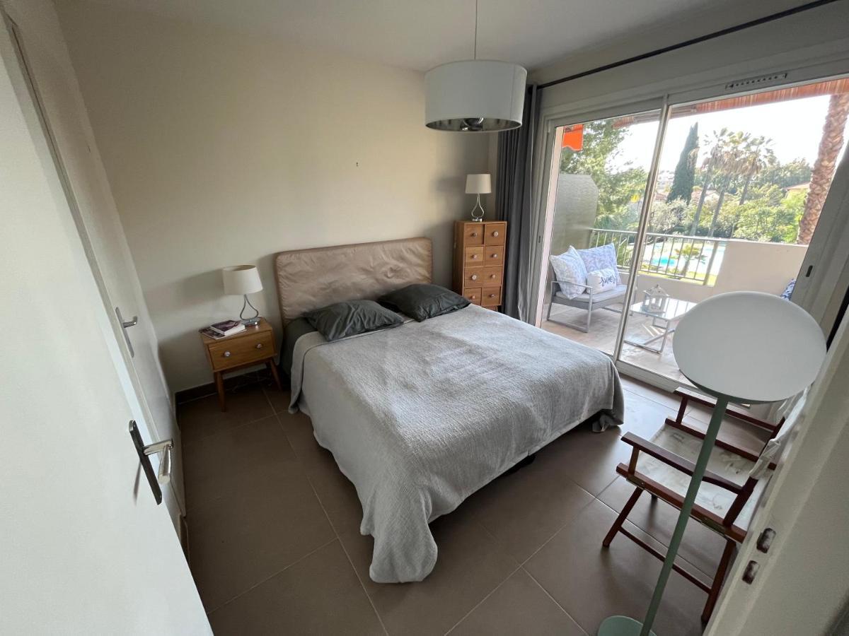 Appartement Avec Terrasse, Vue Jardin Et Piscine Antibes Dış mekan fotoğraf