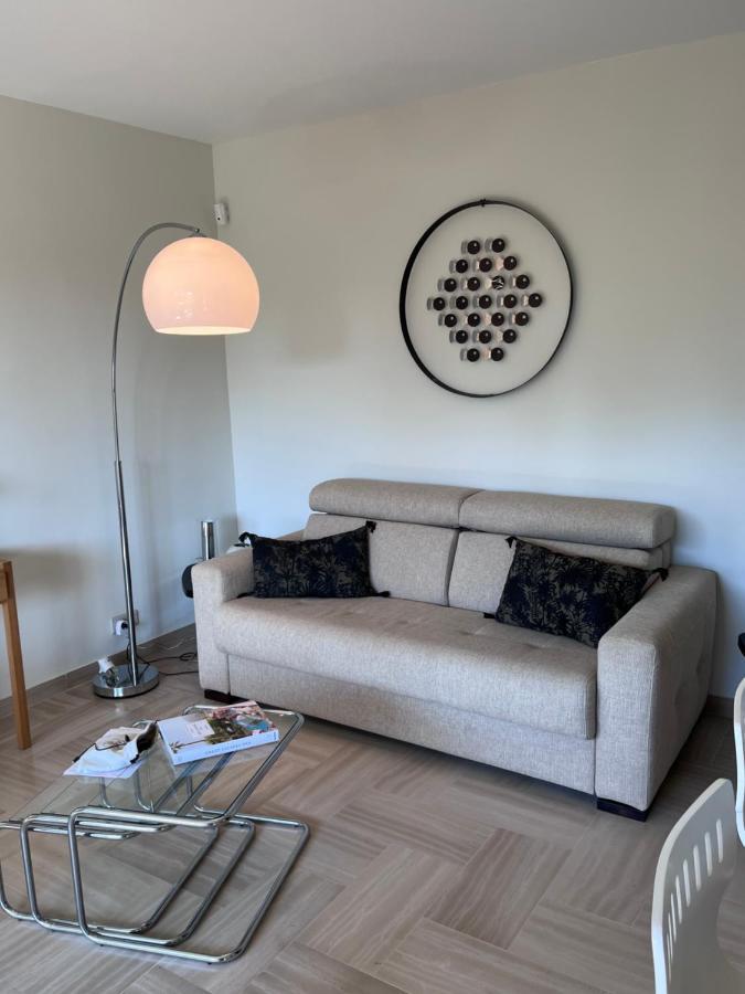 Appartement Avec Terrasse, Vue Jardin Et Piscine Antibes Dış mekan fotoğraf